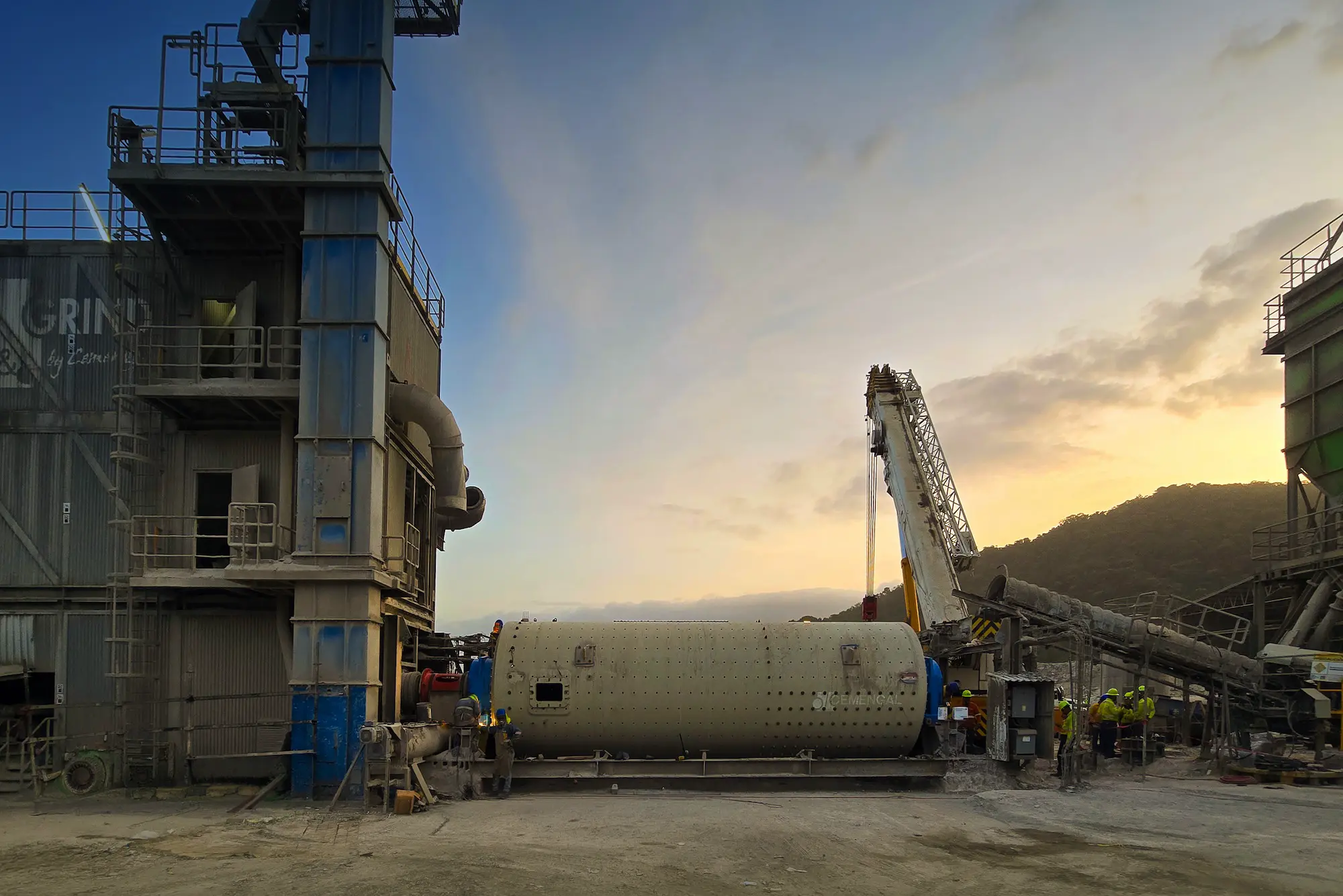 Field positioning and alignment of a Plug&Grind XL cement mill by ABS
