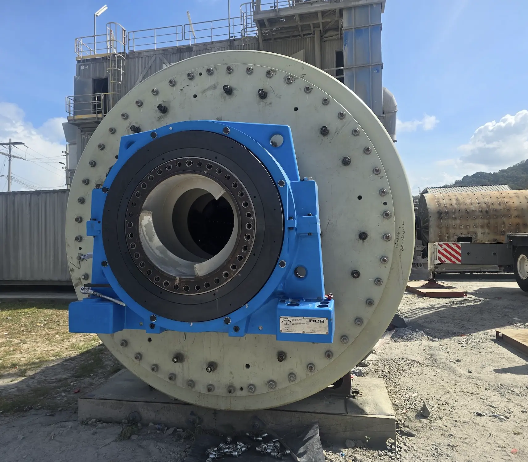 ACB custom split bearing support system installed on a Plug&Grind XL cement mill